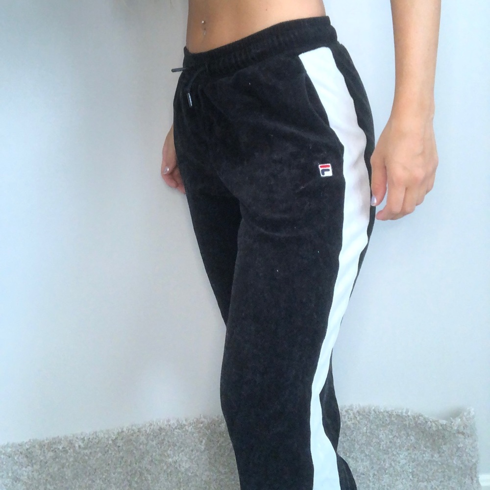 VELOUR Fila track pants 😍
